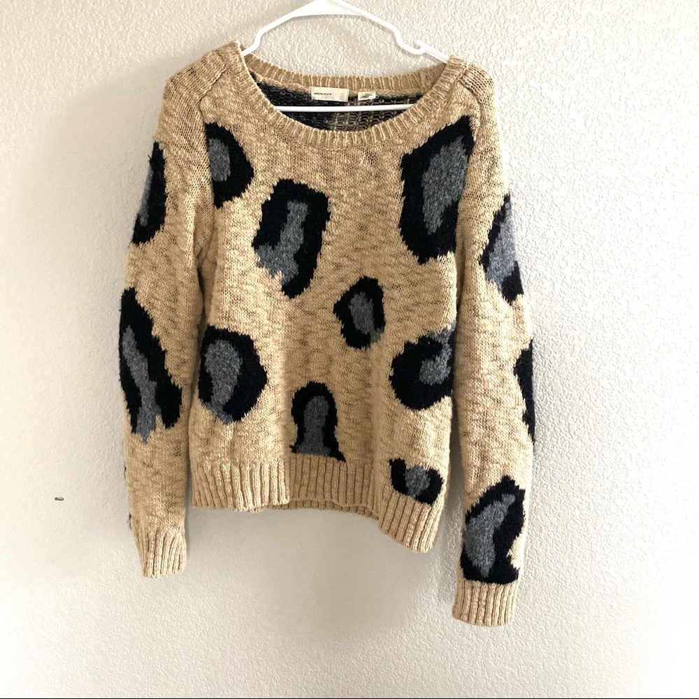 Anthro Sleeping on Snow Leopard Pullover Sweater Size M